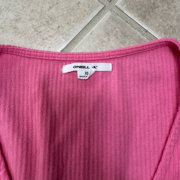O'Neill Pink Ribbed Crop Top - Picture 2 of 3